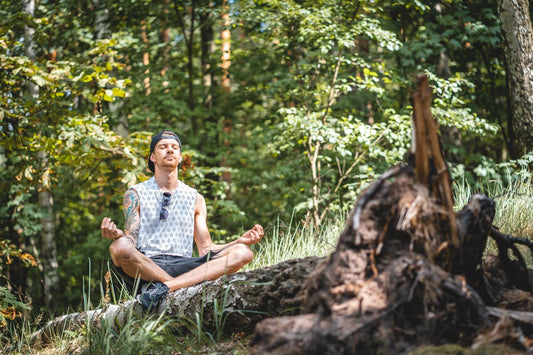 Meditatie is een eeuwenoude praktijk die de geest tot rust brengt, het bewustzijn vergroot en emotionele stabiliteit bevordert. Maar een veelgestelde vraag blijft: hoe lang moet je eigenlijk per dag mediteren om de optimale voordelen te ervaren?